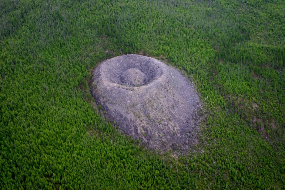 Patomsky crater